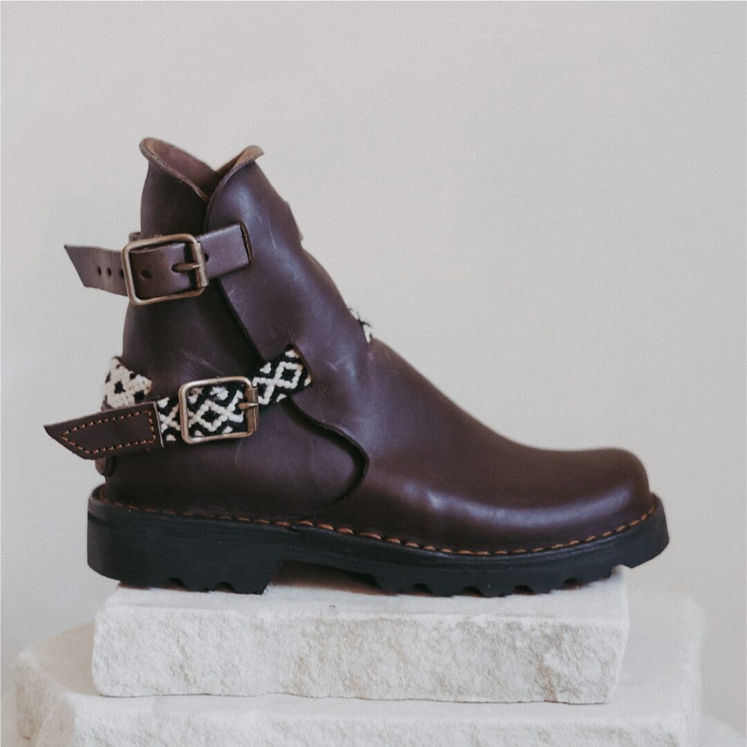 Brown Macramé Straps - Brass image