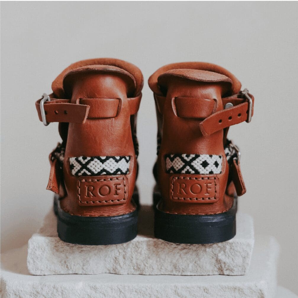 Cognacfarbene Makramee-Riemen