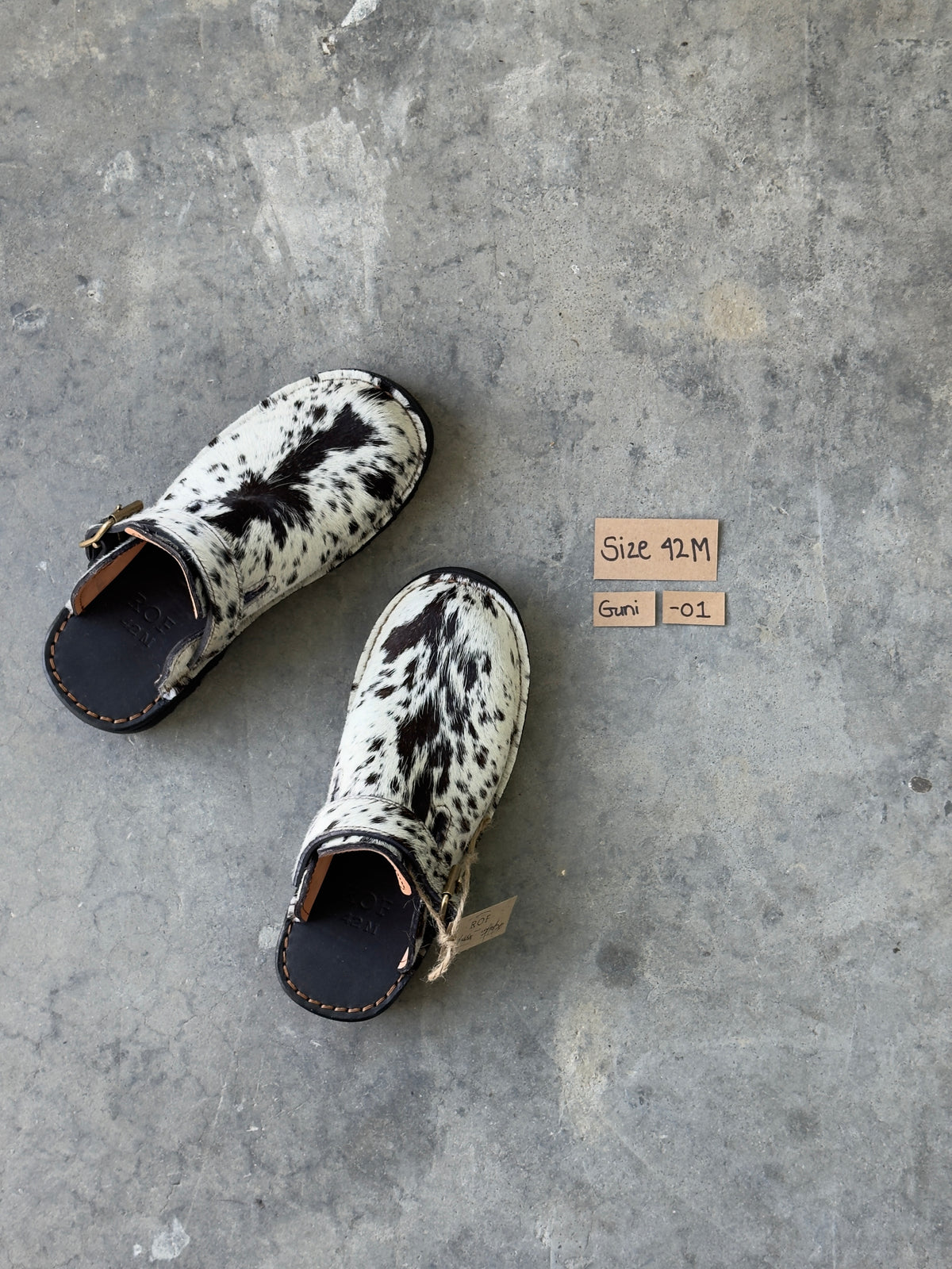 Guni Clog EU 42 Men's — unique Nguni hide pair GN-42M-01