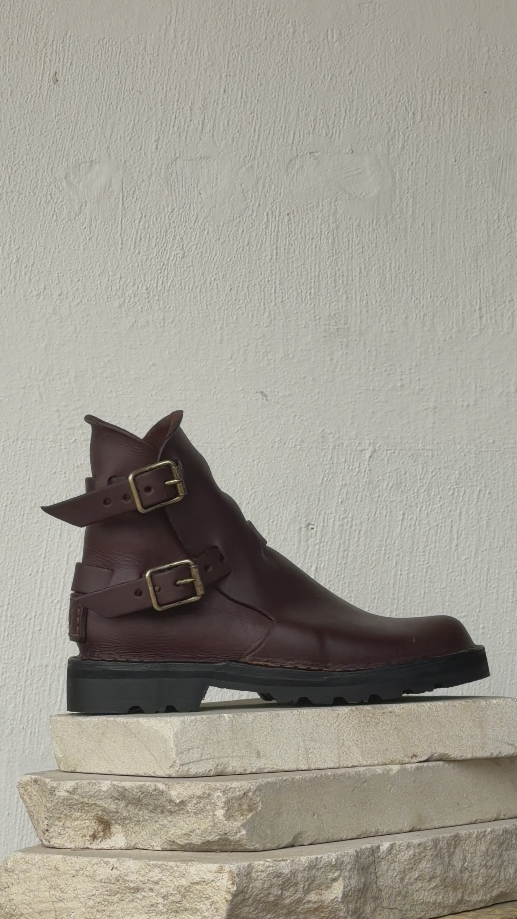 brown boot brass vid