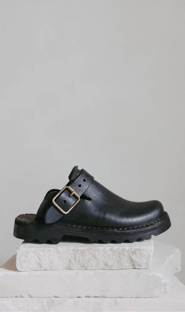 Schwarzer Karoo Clog