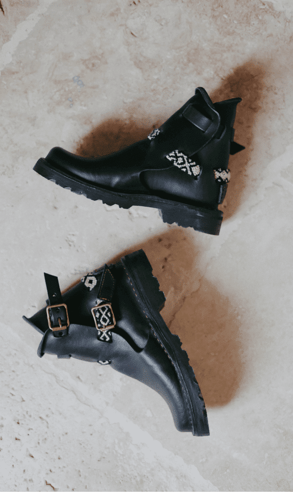 Schwarze Makramee-Riemen