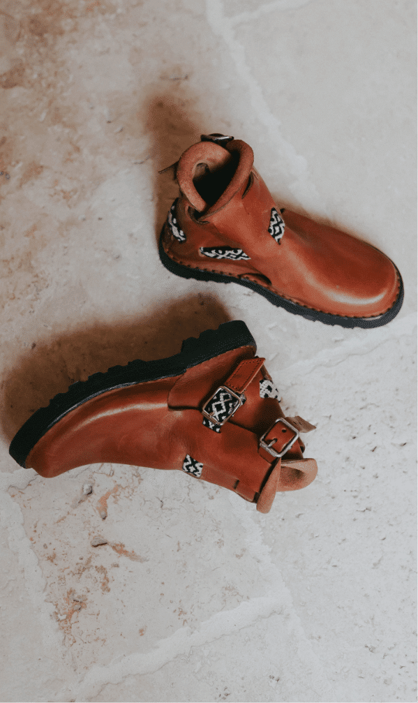 Makramee-Riemen in Cognac