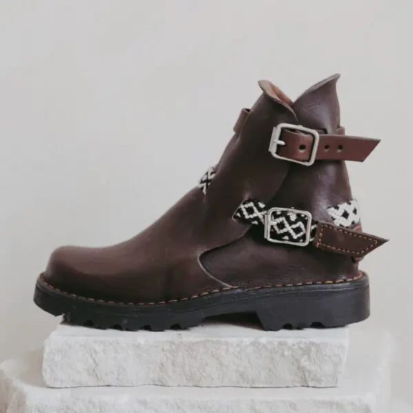 Braune Makramee-Riemen 39€ / R650