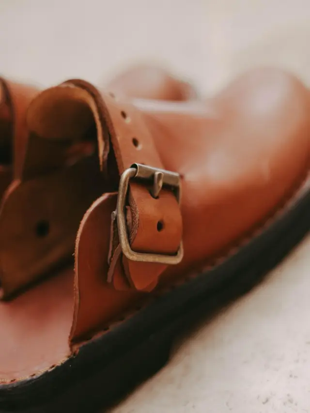 All three potential Karoo Clog colours. 
Now it’s your turn to choose.

We’re launching one of these shades, and the final decision is in your hands.
Right now, Clay is in the lead… so if that’s not your favourite, make sure to cast your vote! 

Head to our website, rof-style.com to vote and see the live results. 

Every vote counts, so which colour are you backing? 🤎