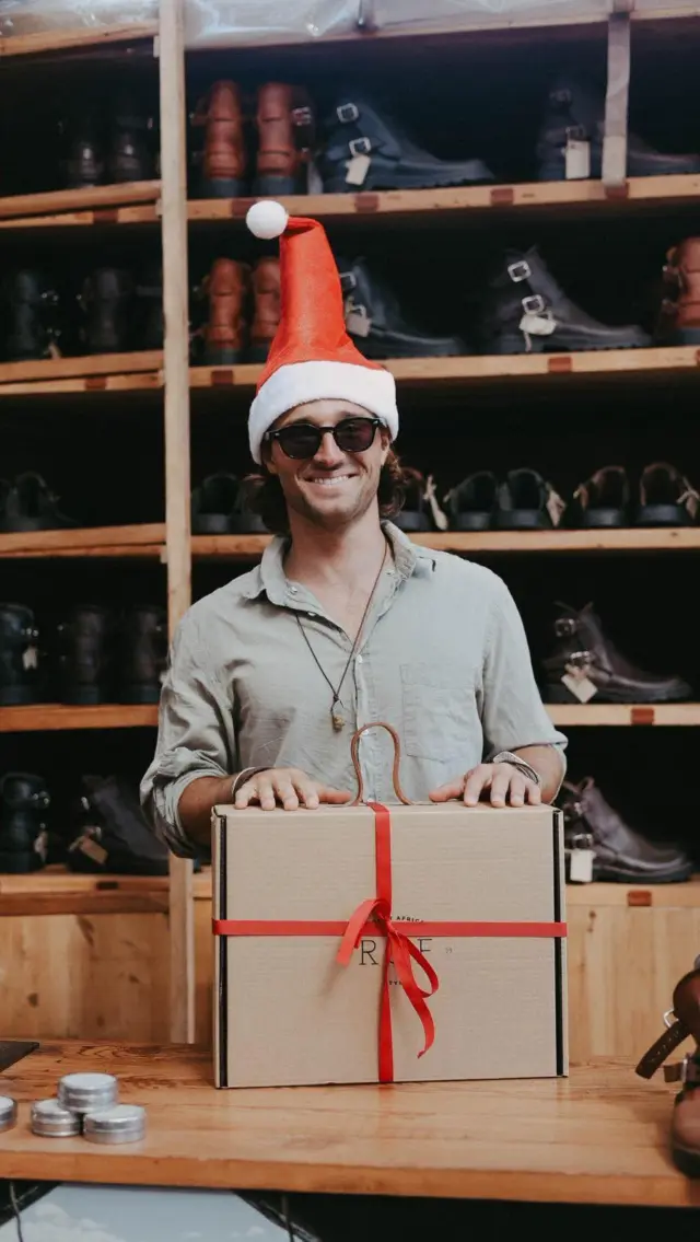 Give a gift that lasts far beyond the festive season 🎁
From Tankwa Boots to Karoo Clogs and the little extras in between, every ROF piece is made to be worn, loved and kept for years.

And for the weeks leading up to Christmas, we’re adding a small festive touch to every order 🤎