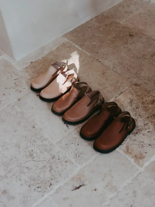 Another look at the clog colours, another chance to have your say 🤎

Dust, Cognac or Clay? the votes are still open, and things can still change. If your favourite isn’t leading yet, head to the website at rof-style.com and cast your vote before it’s too late!