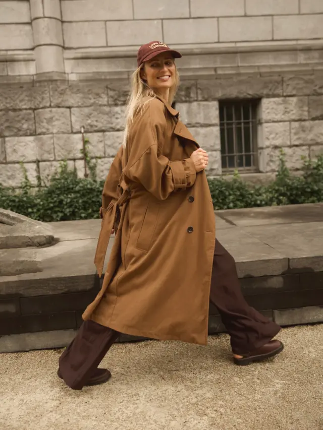 South Africa is giving us full summer right now… and we’re loving it.But we’re also already looking forward to cooler days. Styling our clogs with socks, layers and heavier knits for autumn and winter is something we’re very excited about 🤎📷: @rosanneates